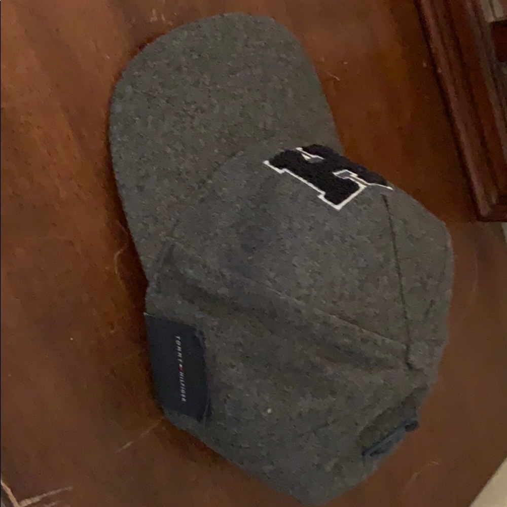 Tommy Hilfer Hat